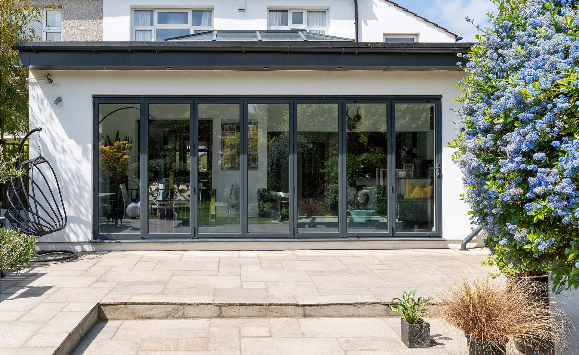 Unique launches next generation UniFold bifolds